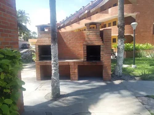 Ofrece Apto Entre Tucacas Y Boca De Aroa Documentos Para Firmar En El Registro Subalterno. Ubicado En El 2do Piso Tanque De Agua Subterráneo Tanque De Agua Interno Equipado Con Cocina Empotrada A/