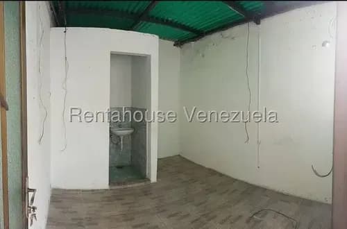 Gabriela Irastorza Vende Extraordinario Galpon Espectacular En Barquisimeto Zona Oeste, Posee Mezzanina Luz Trifasica En Optimas Condiciones Contactame Cod 26 11774.