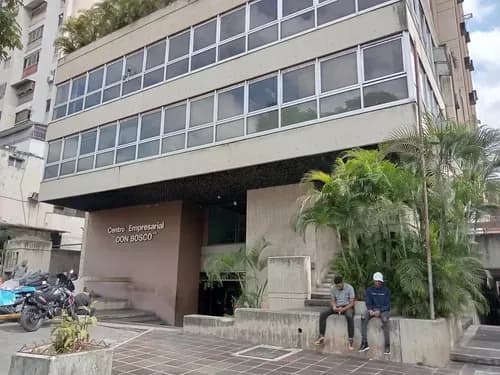 Equipado Y Actualizado Local Comercial En La Mezzanina Del Centro Empresarial Don Bosco, Listo Para Operar. (atm)