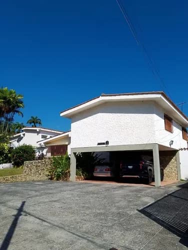 Casa En Venta Urb Guaparo De Valencia Yt