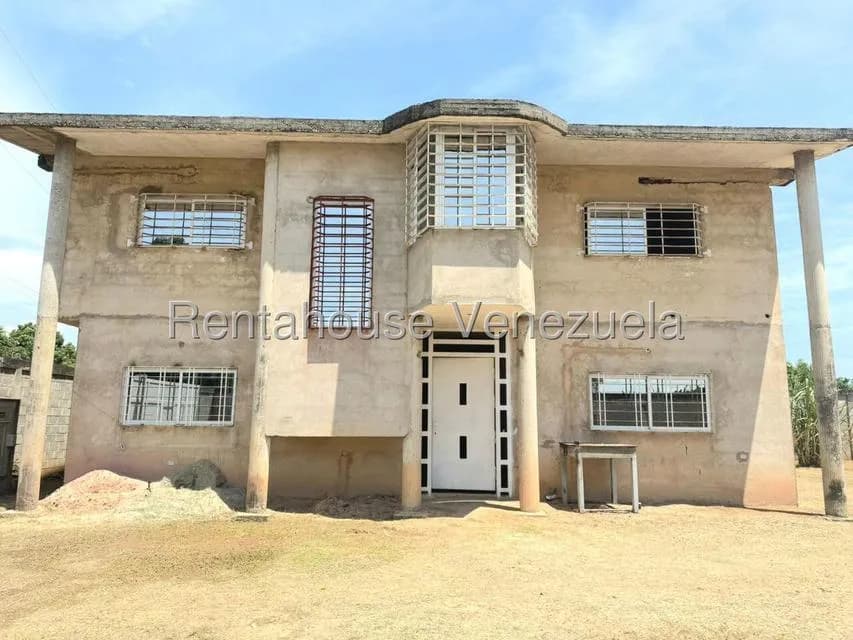 Casa (Duplex) en Venta en Avenida 34, Zulia