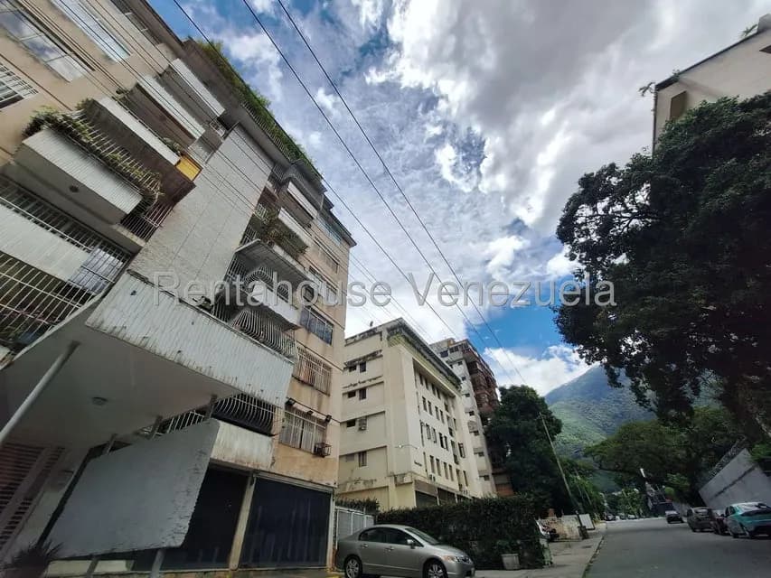 Apartamento (1 Nivel) en Alquiler en Los Palos Grandes, Distrito Metropolitano