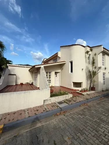 Townhouse En Venta Naguanagua Villas El Encanto Cerca Del Sambil