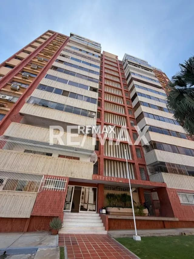 Apartamento en venta en edificio Neptuno, sector la virginia