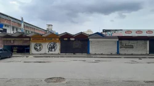 Locales Comerciales En Alquiler A Pocos Metros De La Av. Lara, Valencia.