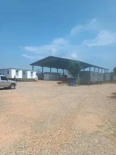 Remax Lider Vende Galpon En Barcelona Centro Industrial Los Potocos- Carmelo