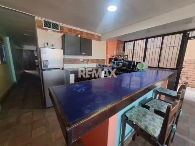 EN VENTA COMODO Y AMPLIO APARTAMENTO EN CONJUNTO PLAYA LOS COCOS GARDEN FRENTE AL MAR, CHICHIRIVICHE