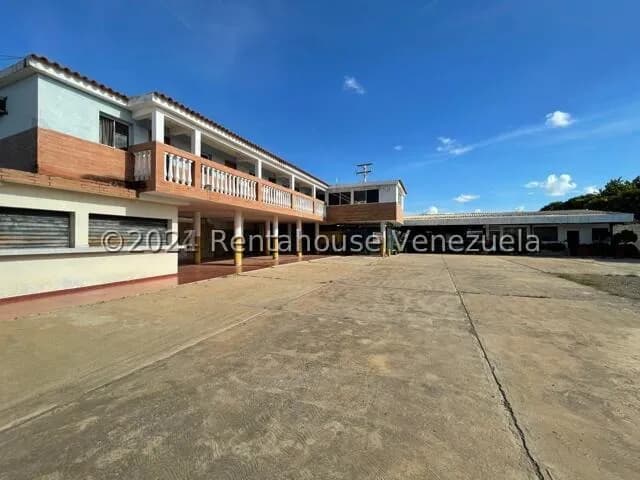 Comercial (Galpon - Deposito) en Alquiler en Sector San Jose, Falcon