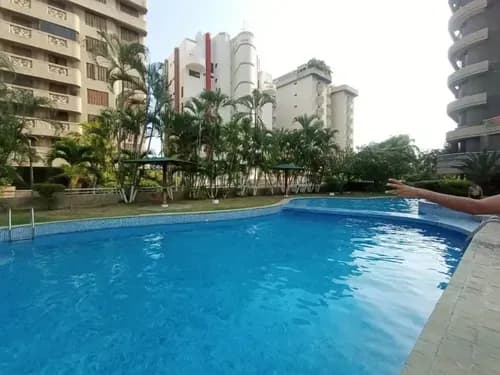 Económico Apartamento Vacacional En Alquiler Con 2 Habitaciones, 2 Puestos De Estacionamiento Y Piscina En La Guaira En El Caribe Para 6 Personas