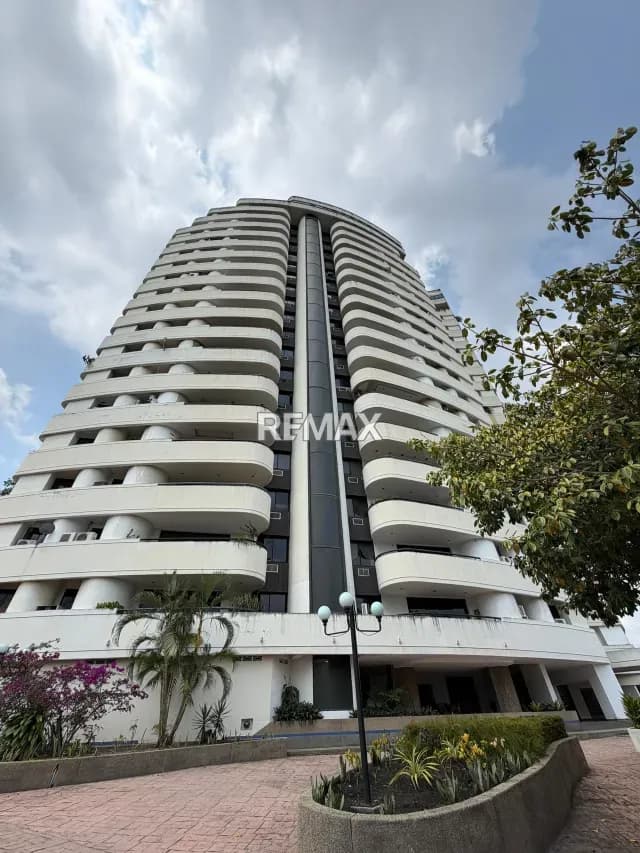 En venta exclusivo Apartamento en Terrazas del Paraíso - Urb. El Bosque Valencia