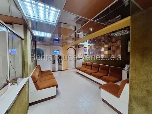 Venta Consultorio Médico Con Recepción Y Seis Áreas De Trabajo En Torre De Especialidades Del Oeste Barquisimeto,lara Rc