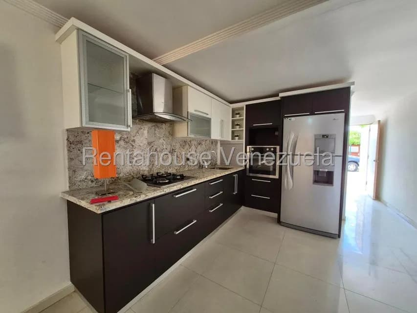 Townhouse (Duplex) en Venta en Camino de la Lagunita, Zulia
