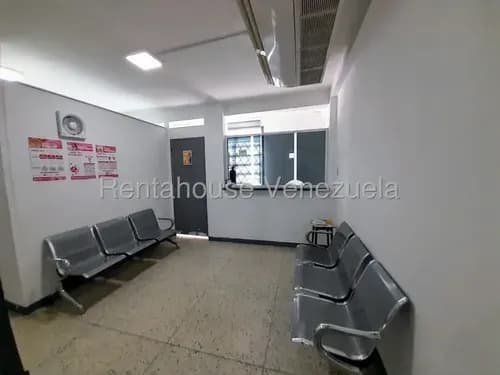 Maritza Lucena Te Ofrece En Alquiler Moderno Centro De Salud, En Centro De Barquisimeto, Nuevo Y Equipado, Cómoda Sala De Espera, Internet, Agua Constante, Tanque Subterráneo, Sin Cortes Eléctricos.