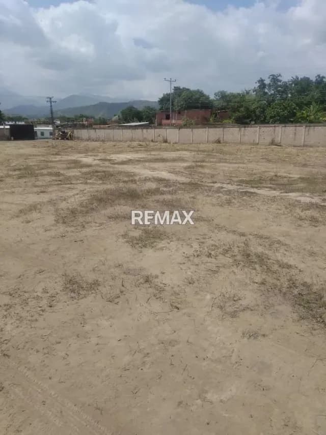 EN VENTA TERRENO ¡OPORTUNIDAD ÚNICA DE INVERSIÓN EN MARACAY!