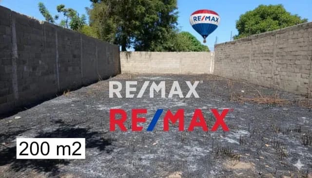 En venta parcela de 198 m2 en urbanismo privado. Cumaná