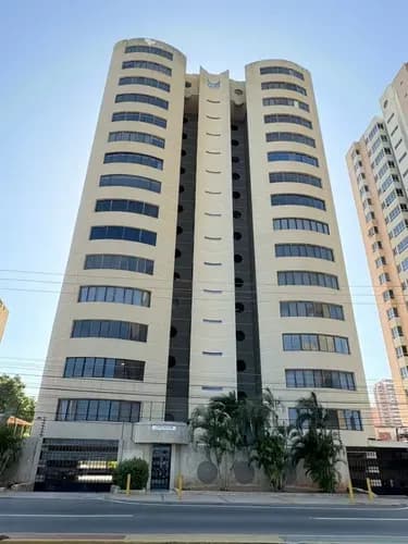 Alquiler De Apartamento En Av 2 El Milagro Edificio Gremium Amoblado Y Amplio