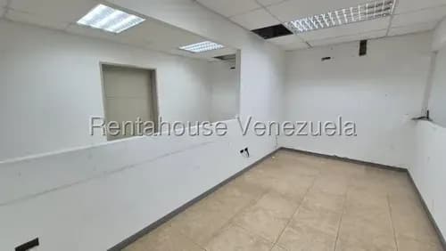 Daniela Linarez Alquila Galpón De 1468 Mts Con Plataforma Reforzada En Hierro, Grúa Winche, Área De Cocina, Oficinas, Ubicada En El Oeste De Barquisimeto