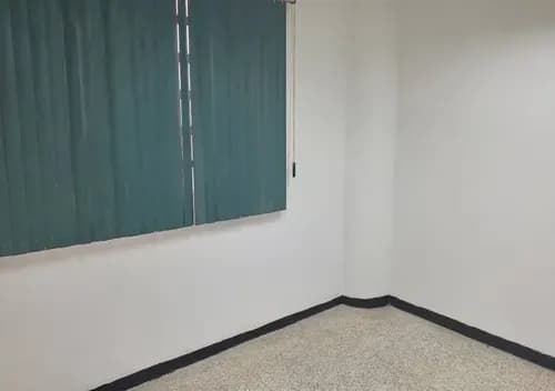 ¡ Oportunidad Para Emprendedores ! Oficina En Alquiler En Los Cortijos ¡ Negociable ! Rg