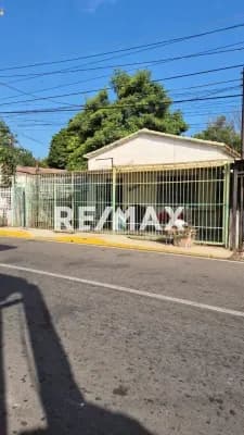 VENDE CASA CON GALPON EN BELLOSO