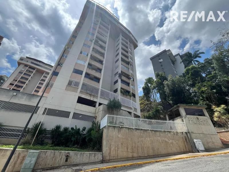 APARTAMENTO EN VENTA EN LOS NARANJOS DEL CAFETAL CON BALCON Y VISTA AL AVILA