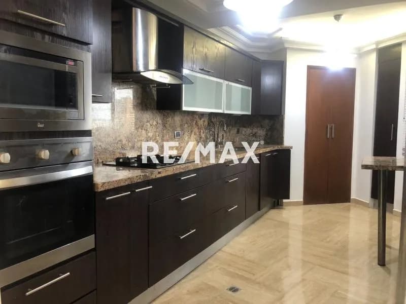 ALQUILA APARTAMENTO EDIF. MONTE CARLO