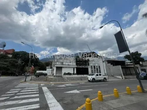 Terreno Comercial / Residencial ( Asfalto / Plano / Zonificacion R-6) Venta La Castellana ( Avda. Mohedano ) Mls-25-18206
