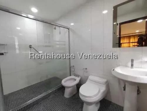 Apartamento En Alquiler En Altamira Yf 26-20185