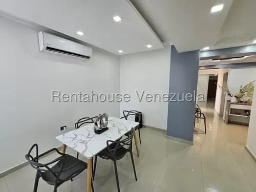 Precioso Y Amplio Apartamento En Venta En Urb San Isidro, 26-19918 More