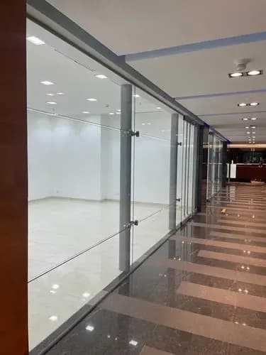 Local Comercial En Alquiler 92 M2 - Urb. Las Mercedes