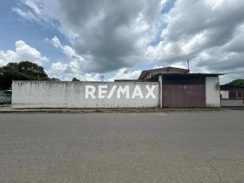 ¡EN VENTA ATRACTIVO GALPÓN !