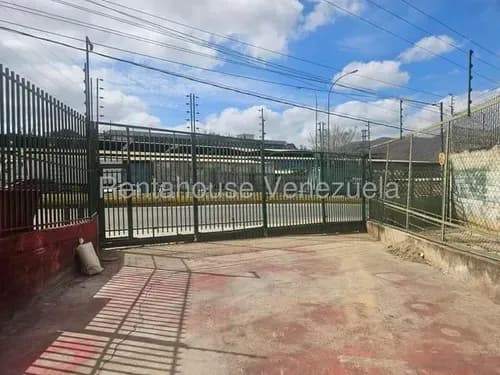 Se Alquila Galpón En La Yaguara