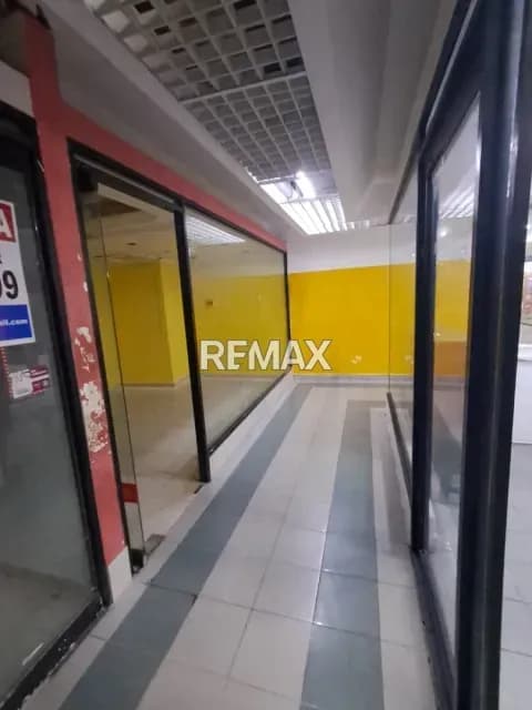 LOCAL EN ALQUILER EN GALERIAS MALL, ZONA OESTE