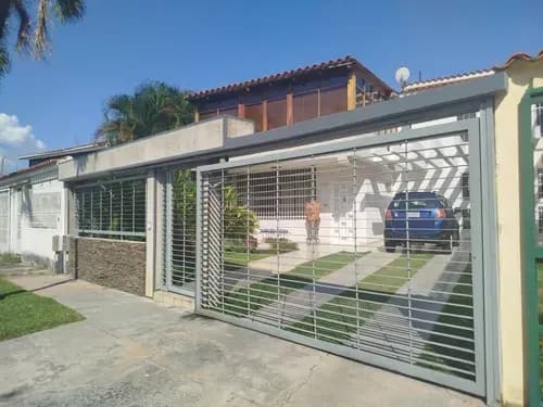 Hermosa Casa En Parque Trigal: 658m2 En Calle Cerrada Con Pozo, Terraza De 150m2, Mini Piscina Y 8 Puestos Eglis González