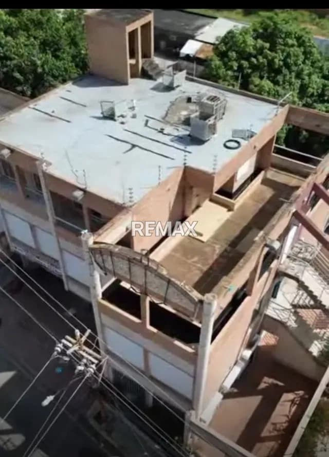 Amplio Apto en alquiler con terraza Sta Rita con C.C pacific time cecilio Acosta - Maracaibo zulia
