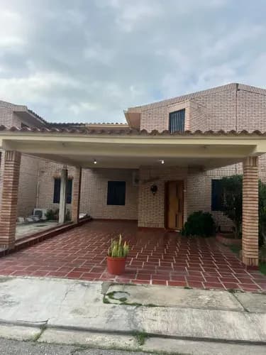 Kyr Venden (solo Clientes) Hermosa Y Lujosa Casa En Urbanización Country Park Villaserino Iii Etapa. San Diego Estado Carabobo