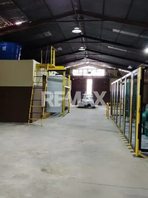 Galpón en Alquiler Calle Carvajal a pocos metros de la Av Raul Leoni