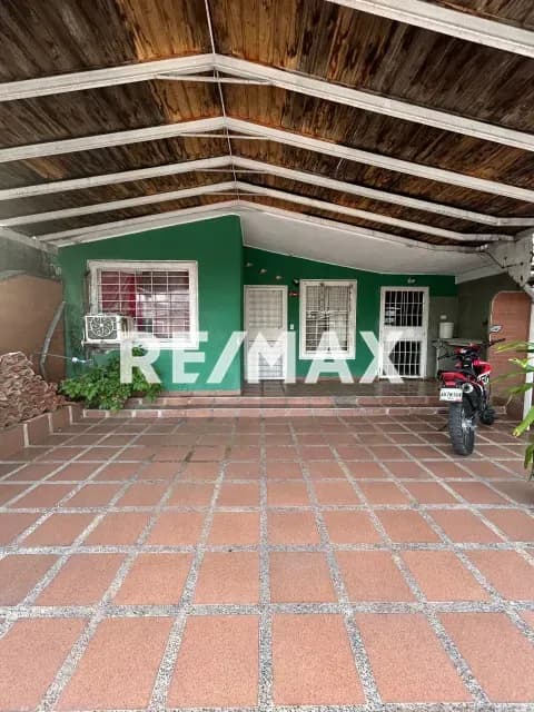 ¡ EN VENTA ATRACTIVA CASA!