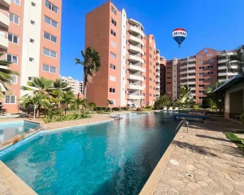 Re/max 2 Mil Vende Apartamento, En Edificio Los Cayos, Av. Aldonza Manrique, Nueva Esparta, Isla De Margarita