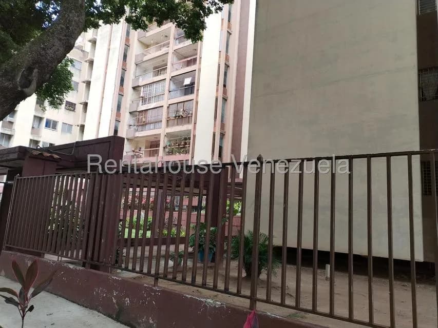 Apartamento (1 Nivel) en Alquiler en Trigal Centro, Carabobo