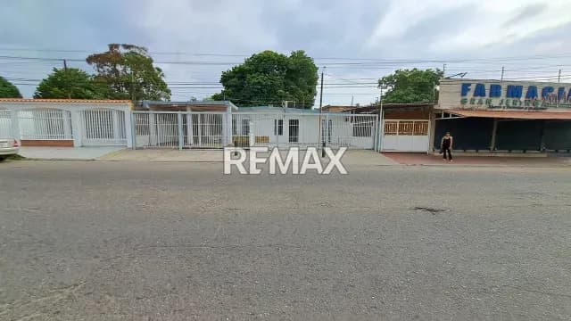 Casa Comercial Urb La Rotaria