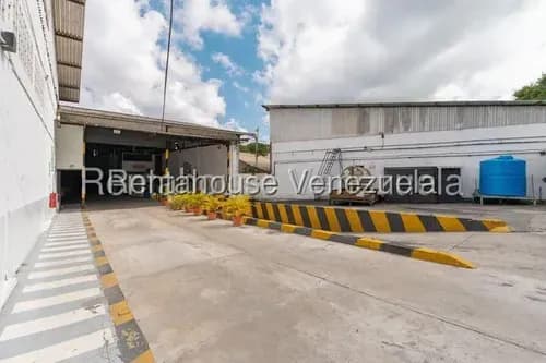 Venta/alquiler Galpon Macaracuay El Encantado Posee Corriente Trifasica - Anden - Acceso Gandolas