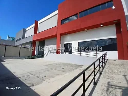 Maria Luisa Mendoza Tiene En Venta Galpon Estretgicamente Ubicado En La Av Libertador, Posee 1,074m2 En Optimas Condiciones Contactame! 2 6 4 5 1 4.