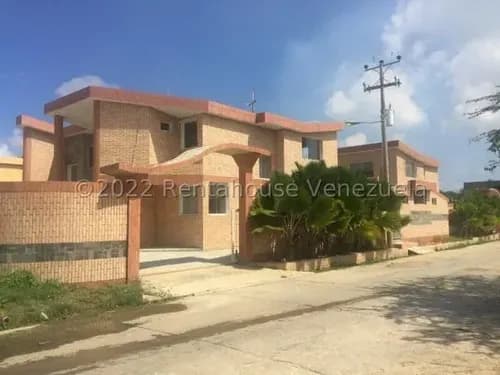 Julio Latouche 25-12107 Complejo De Casas 6 Villas Townhouse En Venta, Tucacas Chichiriviche Falcon. La Mejor Inversión Para Iniciar Negocio De Alquiler Y Estadia.