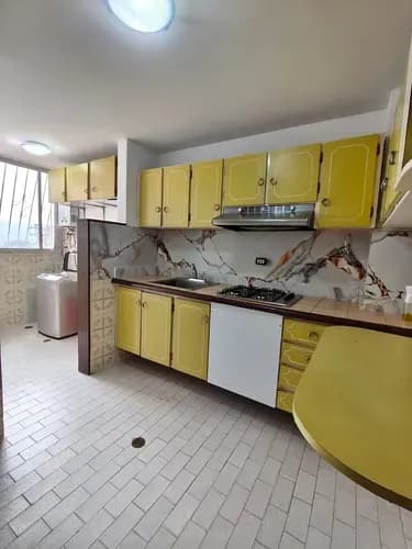 Apartamento Alquiler San Cristobal Tachira Semi-amoblado Cocina Campana Microondas Lavadora Cama Matrimonial Cama Individual Comedor Muebles Televisor 3 Habitaciones 2 Baños 1 Puesto Techado