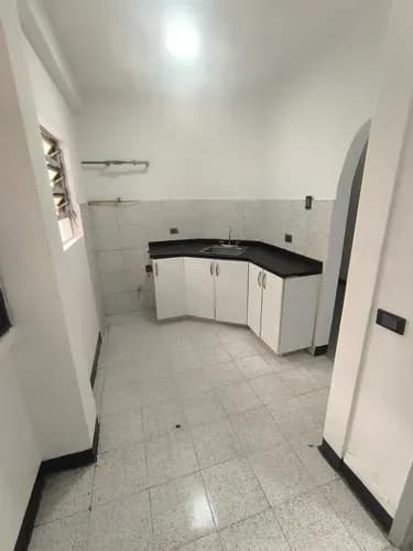 Alquiler Fijo Apartamento En La Candelaria Ideal Para Vivienda / Oficina