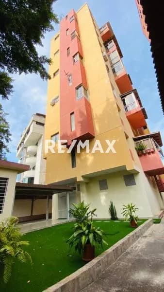 Hermoso apartamento dúplex con ubicación privilegiada zona Este