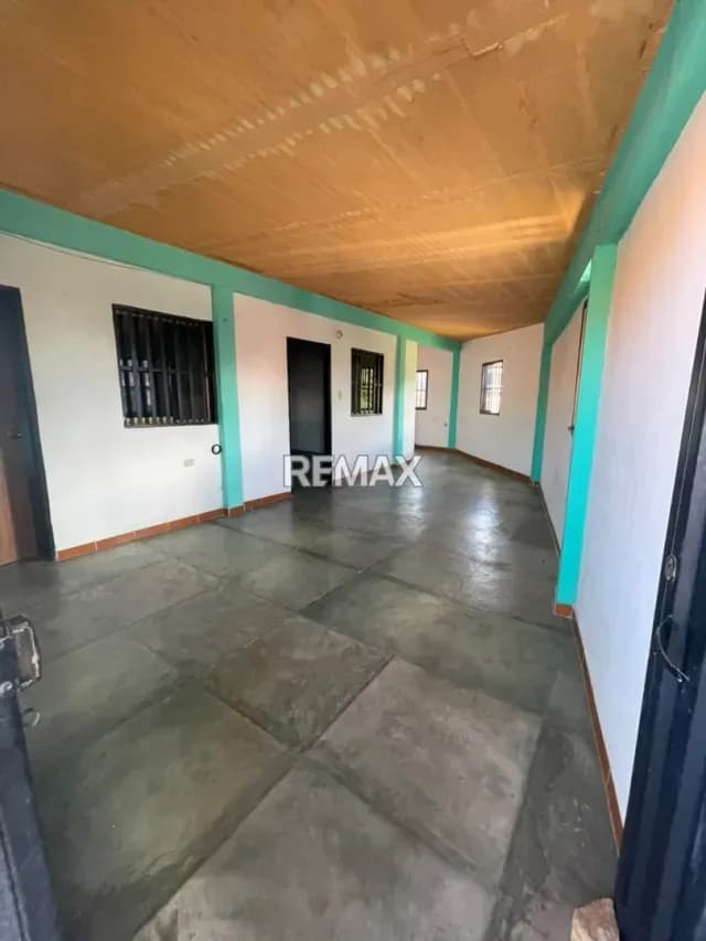 Local Comercial en Barrio San Carlos