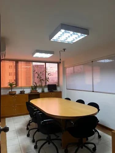 Alquiler De Oficina En Av. Libertador, Municipio Libertador
