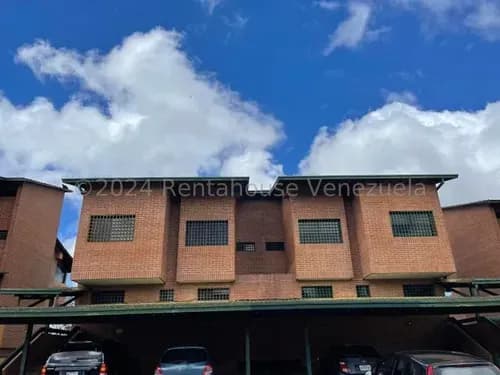 Estupendo Townhouse En Venta Ubicado En La Unión, Urbanización Privada Con Pozo De Agua. Mfl 2416037