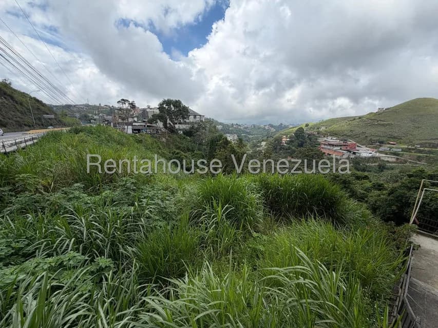 Terreno (Comercial) en Venta en Los Teques, Miranda